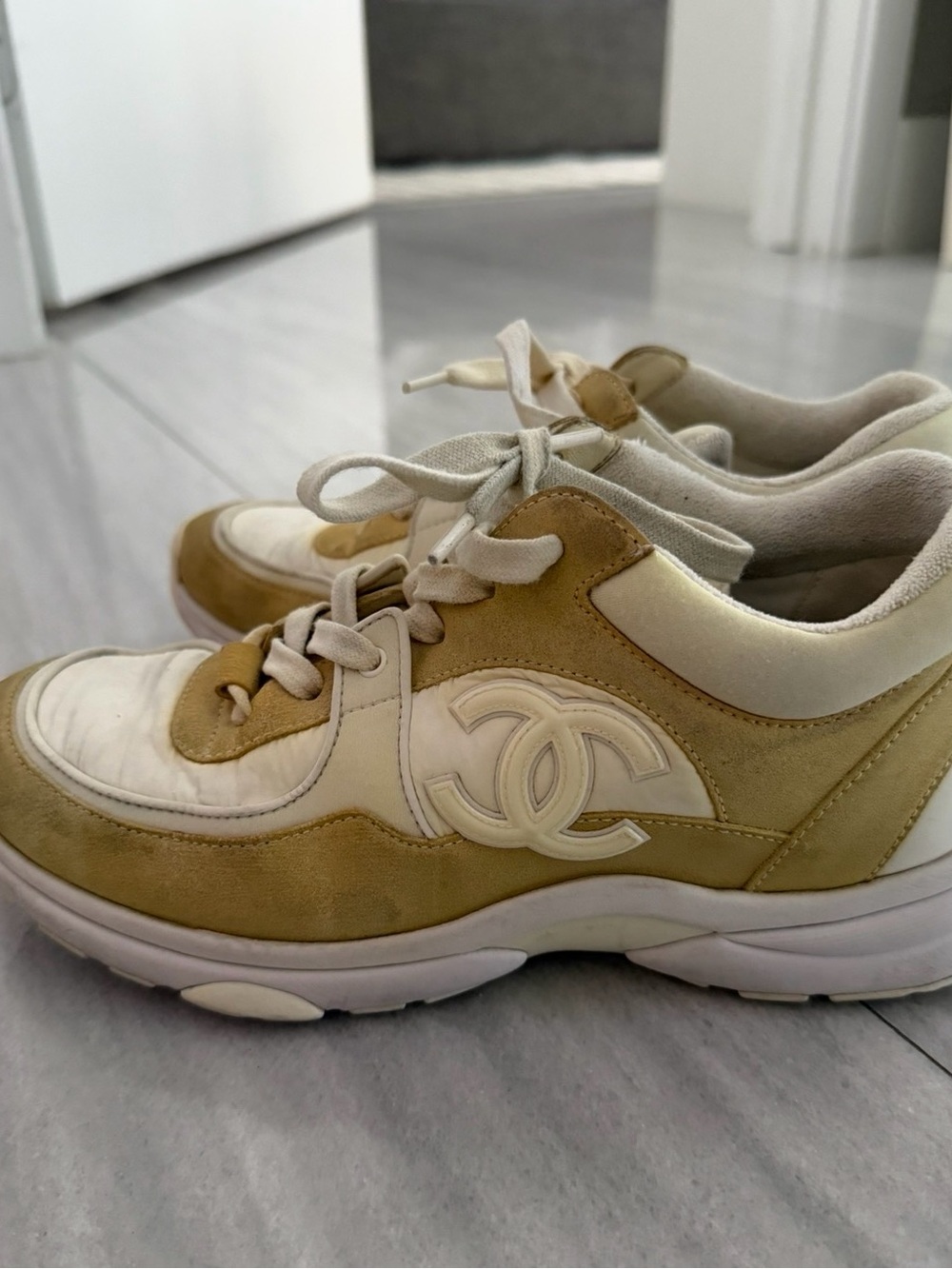 Chanel low top trainers reflective white suede Women’s Sneakers